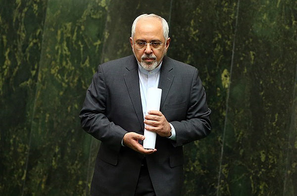 محمد جواد ظریف، وزیر خارجه ایران در مجلس شورای اسلامی (عکس: آرشیو)