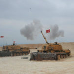 تصویری از تانک‌های ترکیه در حال شلیک